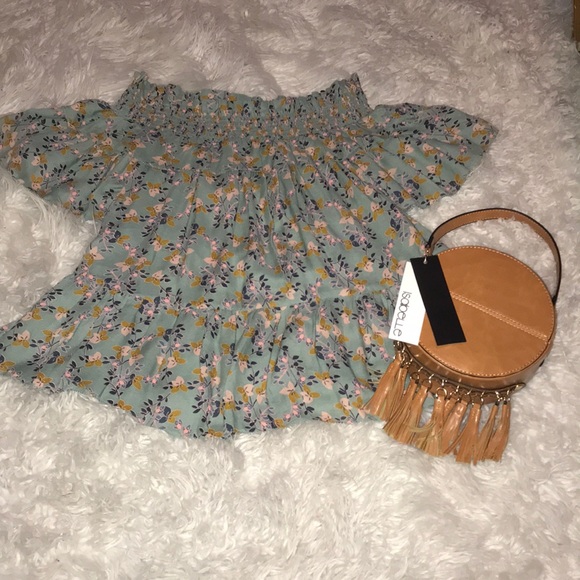 π₯Arabella green new romantic flo top.π₯ - Picture 3 of 8